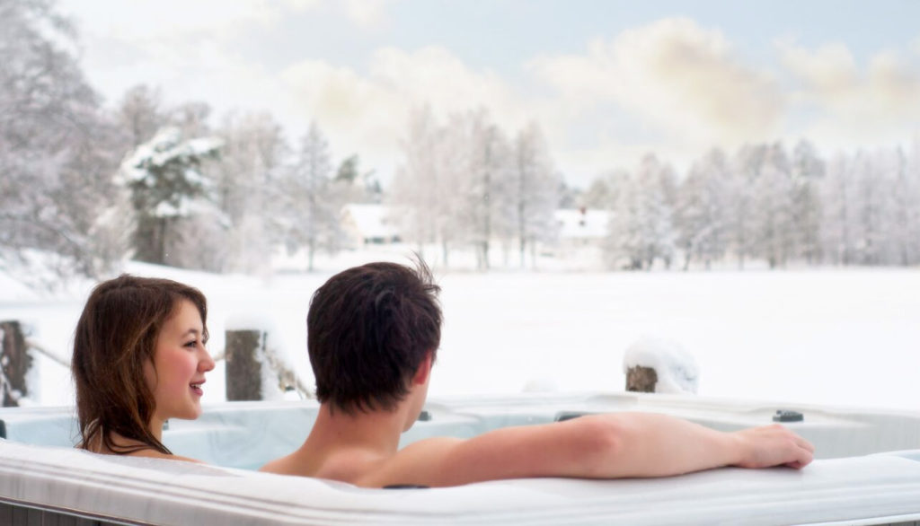 Utomhusjacuzzi på Gimo Herrgård