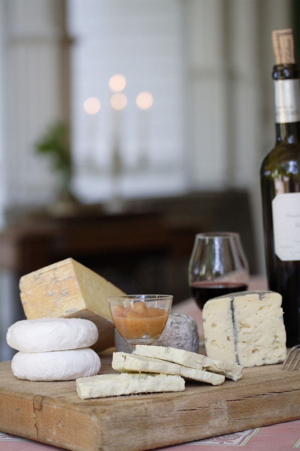 Njut av ost och vin på Villa Sjötorp