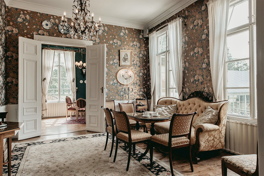 Vacker lounge på Toftaholm Herrgård