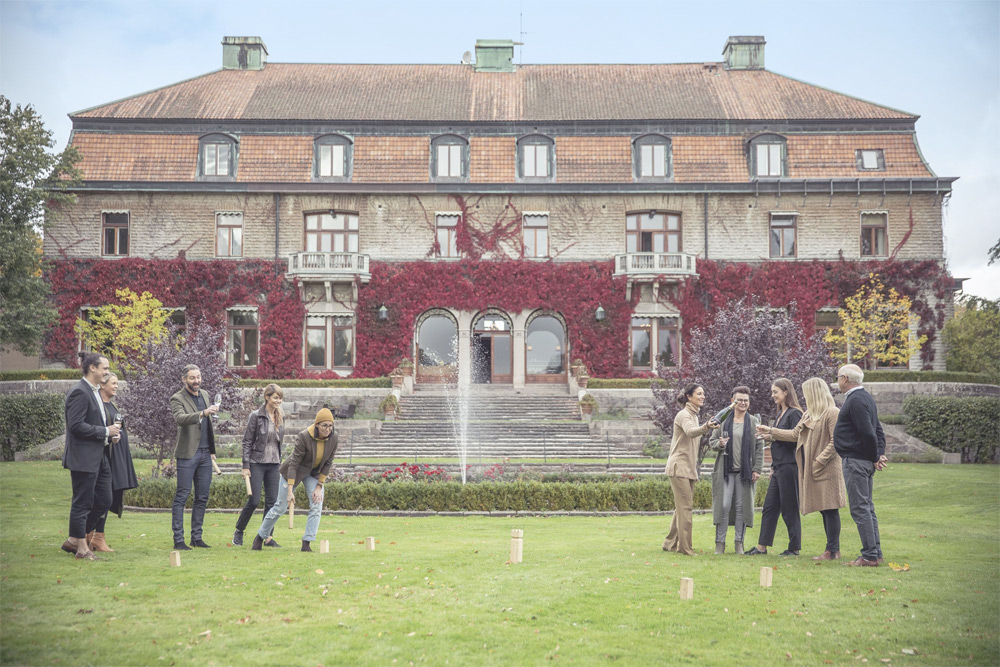 Spendera tid med familj och vänner på Bjertorp Slott
