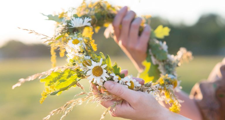 Boka Midsommarfirande