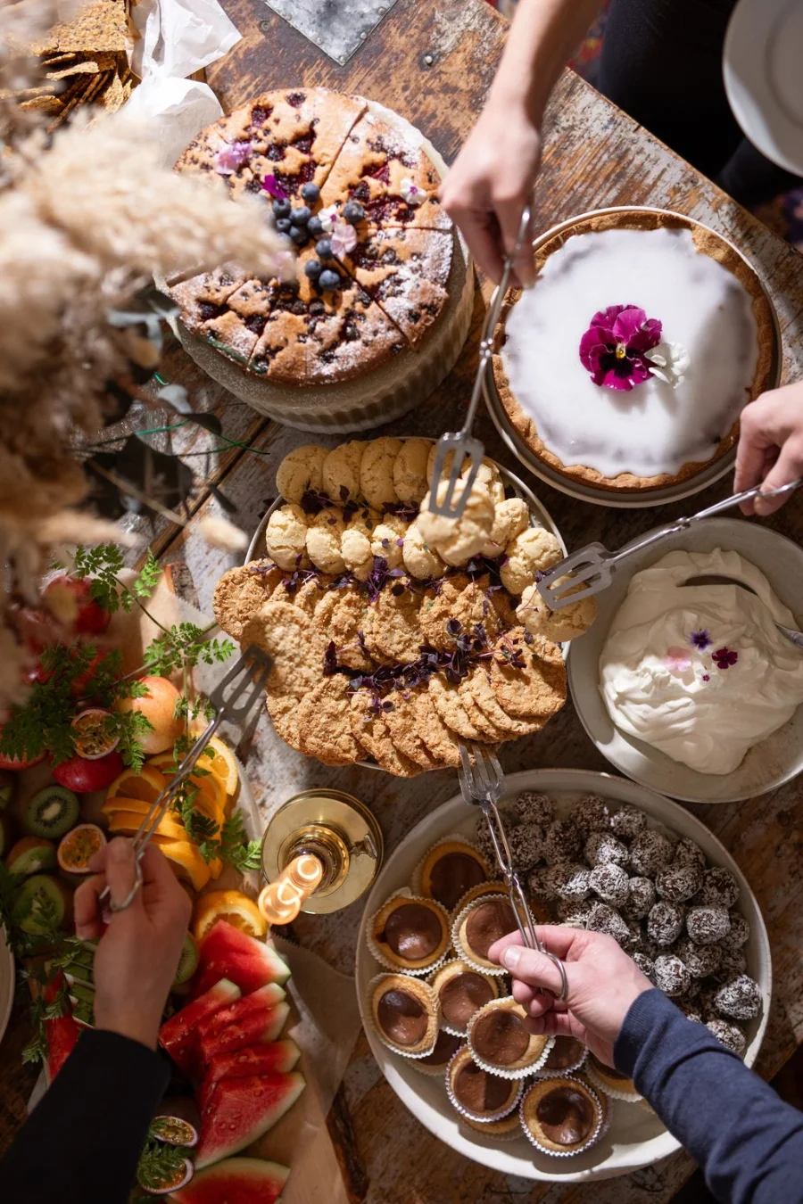 Njut av kakor, tårtor och annat gott